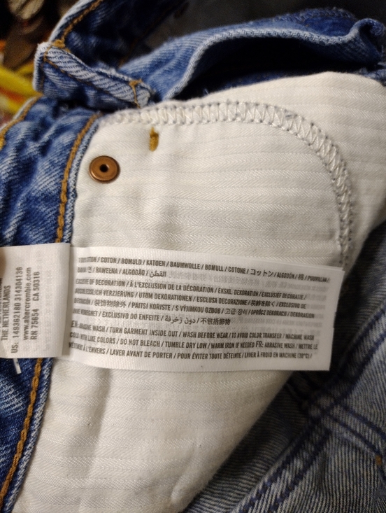 Abercrombie & Fitch Distressed Low-Rise Blue Denim Cutoff Bootie Shorts - Picture 4 of 5